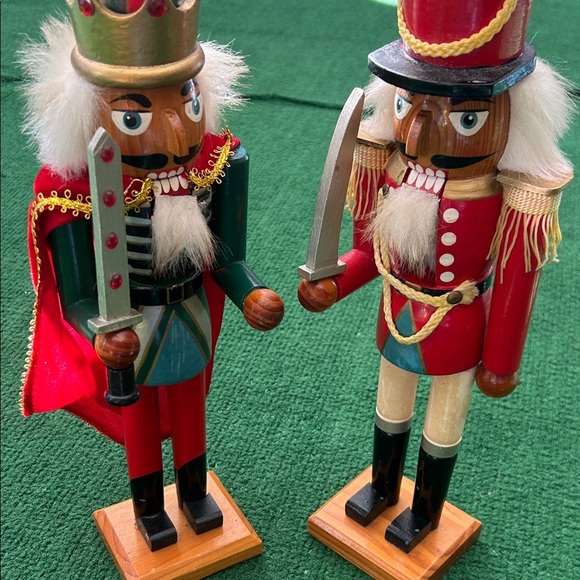Festive Nutcracker Soldier Duo - Red and Green! Bundle of 2! Classic - Picture 11 of 11